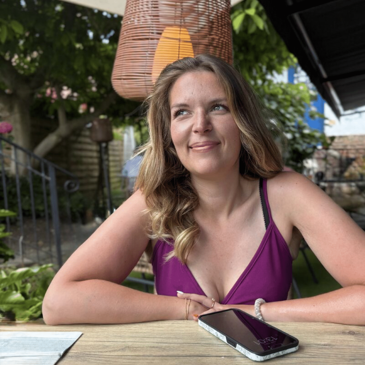 Cindy Steenkeste, responsable réseaux sociaux et experte en communication digitale.