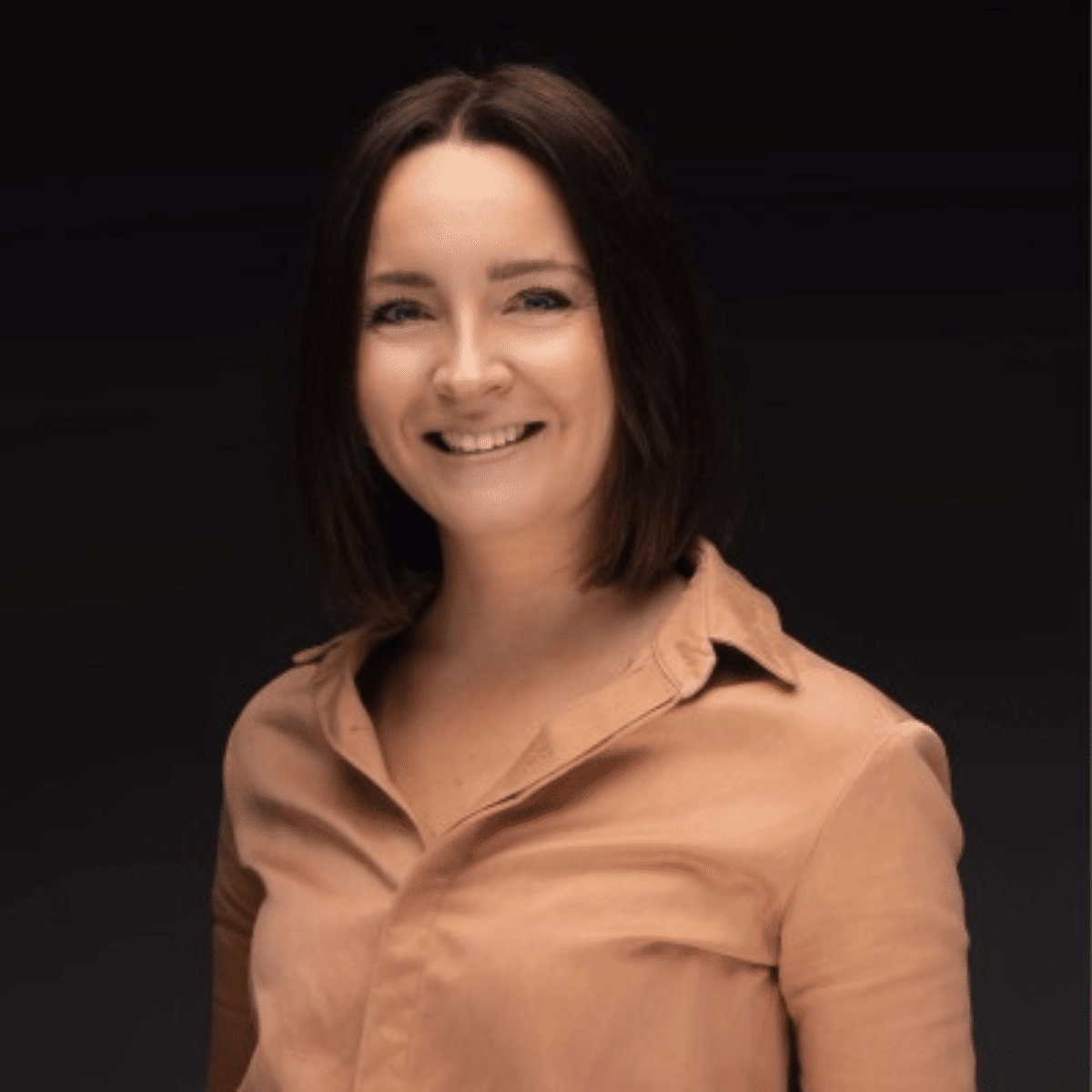 Portrait de DocFX, médecin urgentiste et influenceur santé, créateur de contenu digital médical