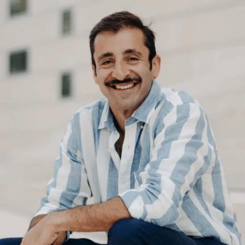 Portrait de Sam Aizooky, médecin, sport et rééducation